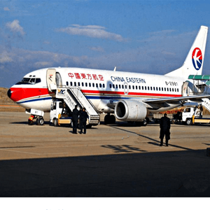 泉州空运公司航空快运业稳步发展的原因是什么？